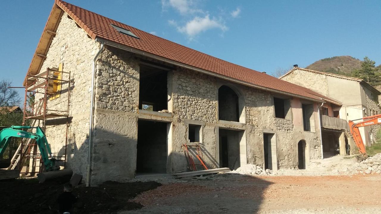 Le Petit Begou Bed & Breakfast Saint-Auban-d'Oze Dış mekan fotoğraf